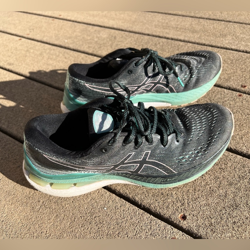 Women’s ASICS gel kayano 28 size 10